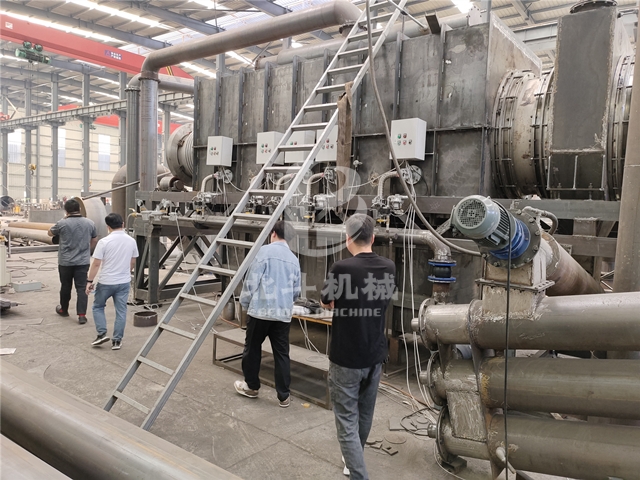 越南客戶(hù)深入考察我廠(chǎng)咖啡渣炭化爐技術(shù)