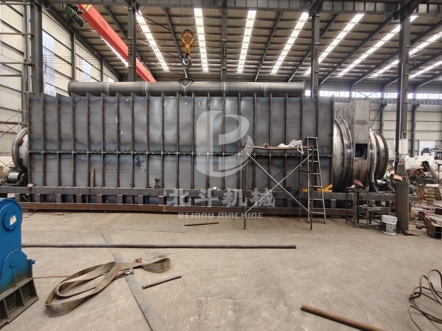 客戶上門,考察生物質(zhì)連續(xù)炭化爐